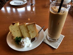 メイプルカフェ　シフォンケーキ